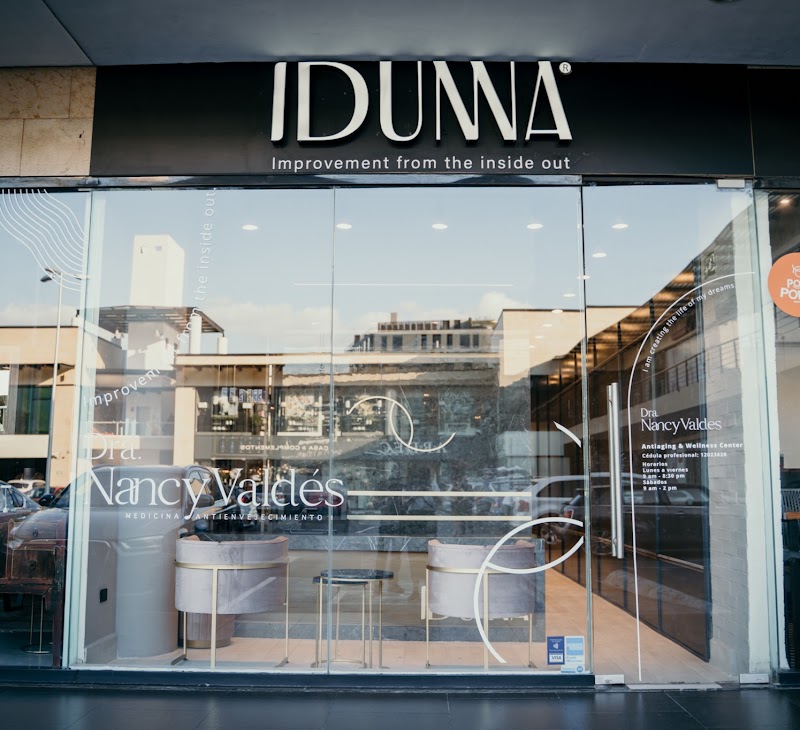 IDUNNA en Plaza Chipinque